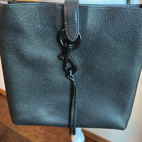 Rebecca Minkoff Black Crossbody Bag. Classic Feed Bag - Picture 2 of 7